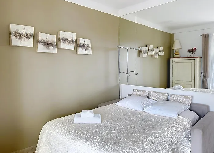 1-bedroom With Sea View On La Croisette Cannes